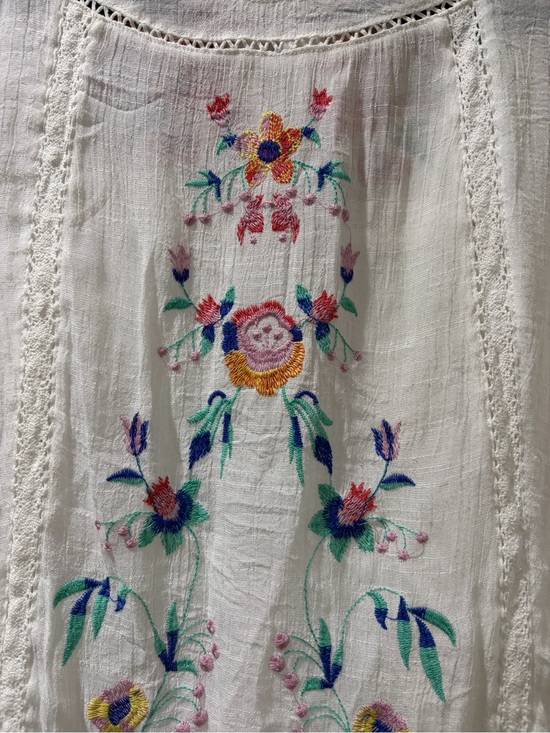 Umgee Tops - White Embroidered Floral Top